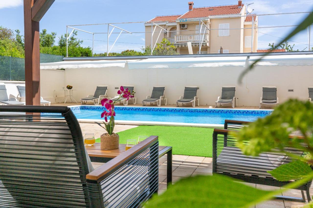 Villa Mirela Petrčane Exterior foto