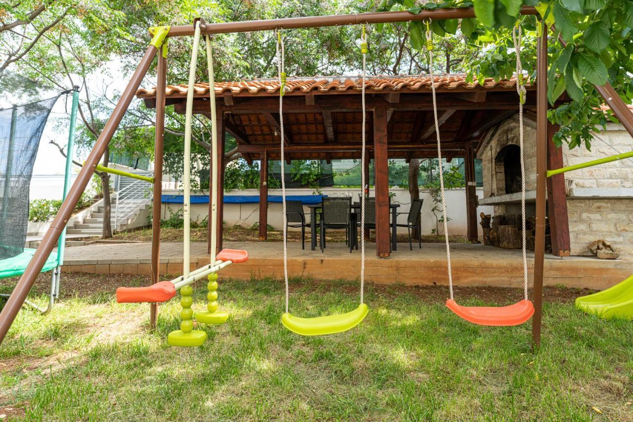 Villa Mirela Petrčane Exterior foto