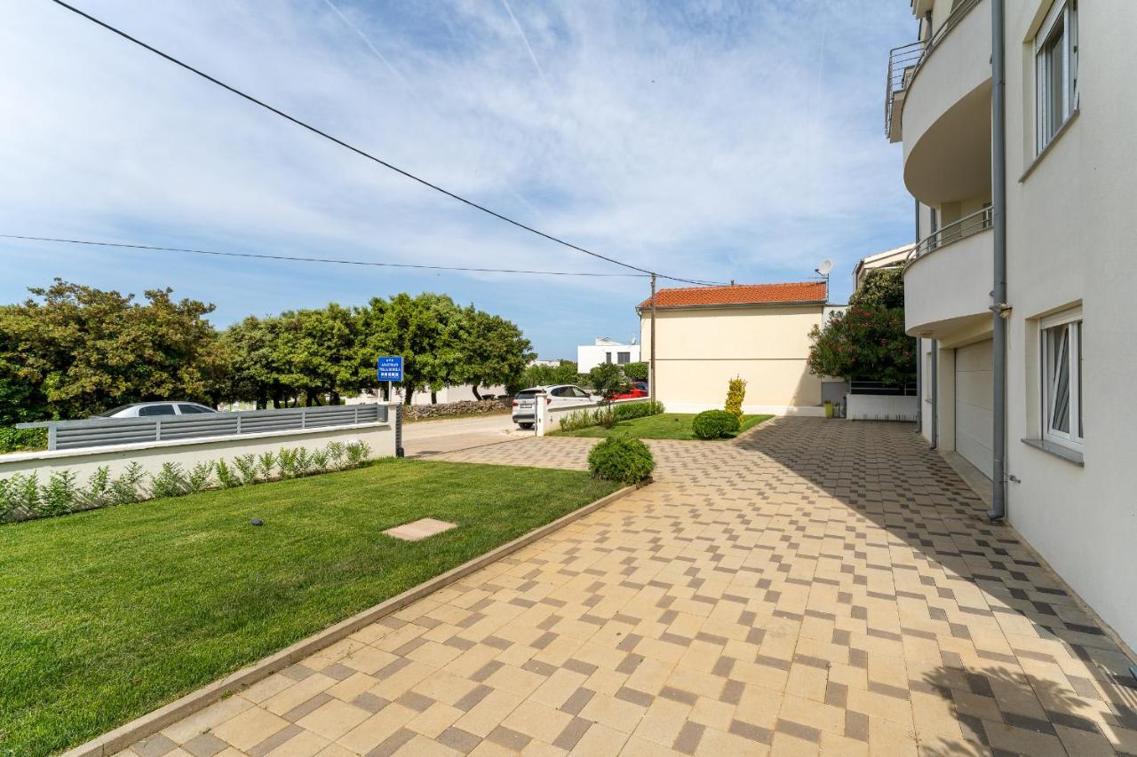 Villa Mirela Petrčane Exterior foto